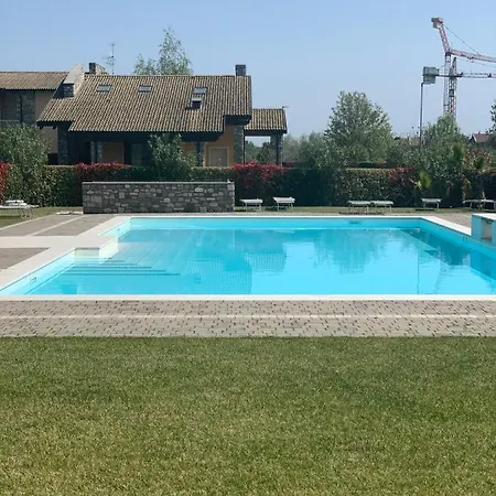 Urban 21 Pool * Desenzano del Garda